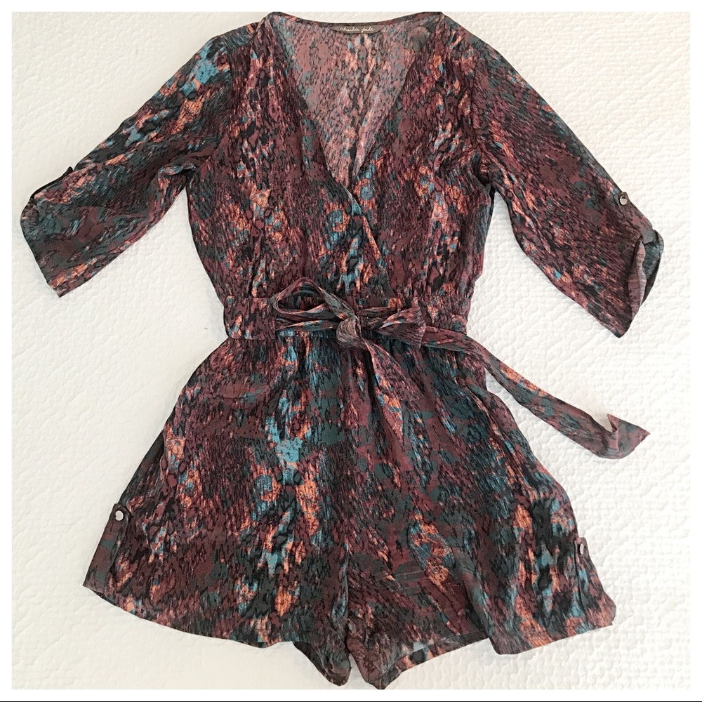 ❌❌SOLD❌❌ Silk Charlie Jade Romper, Size Medium